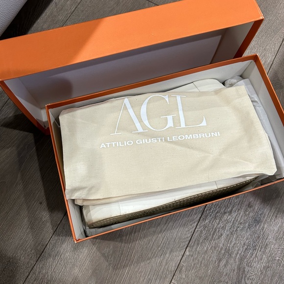 ⬇️ PRICE ⬇️ AGL • Night Blue Milk ( Lt. Grey) Sneakers • size 37 - Picture 9 of 9